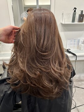 ヴィア 京都烏丸(Via) レイヤーカット　ハイライト　白髪ぼかし　髪質改善　ブリーチ