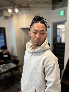 ビーバイエイトジェンツ(Bee by EIGHT GENTS) MEN’S HAIR/波巻ツイストスパイラル/フェザーパーマ/心斎橋