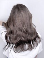 ヴィズバイエリーツ(vizz by elyts)&nbsp;10代/20代/グレージュ/ケアブリーチ/レイヤーカット/北谷