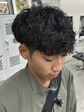 ウェイビーエフティフィフス 横浜西口(WAVEY ft.fifth) 横浜シャドウパーマ緩めスパイラルパーマッシュ強め緩めウルフ