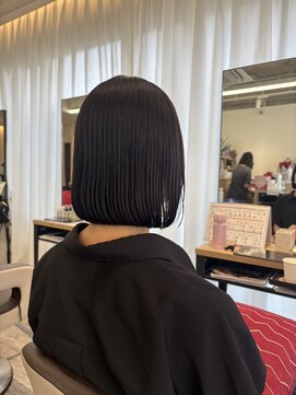 ウイ バイ ファースト 北四番丁店(u'i by first) ワンレンボブ×黒色カラー