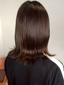 ラレヴ(Le Reve) 外ハネミディ ブラウンカラー 髪質改善 20代 30代 ストレート