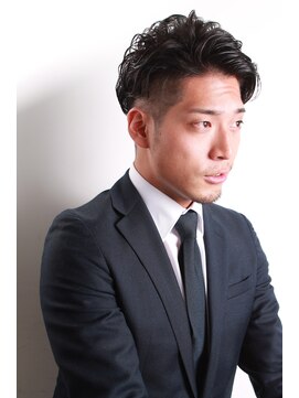 ディオ アンド ルーチェ アット(Dio&Luce at.) [ジョルノ六本木麻布十番]男をあげる好感度ビジネスヘアー