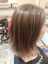 ティアラ 桜木町(TIARA)&nbsp;ハイライトカラー☆切りっぱなしボブ by西山