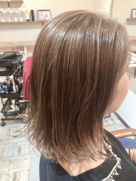 ティアラ 桜木町(TIARA) ハイライトカラー☆切りっぱなしボブ by西山