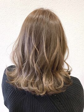 アリーシャ バイ アルティナ(Alisha by artina) ナチュラルハイライト×セミディ【Alisha相模大野】