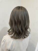 エリス ウメダ(Eliss umeda)&nbsp;透明感×カーキグレージュ