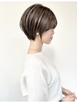 ジルブラン(JIL BLAN) ハイライトバレイヤージュダブルカラーショートカット30代40代