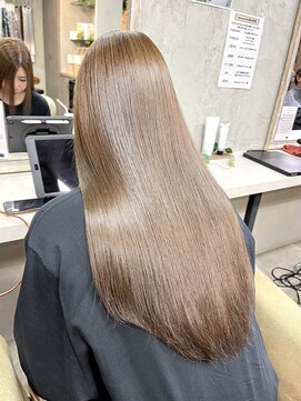 ヘアーアンドケアブラスト(HAIR CARE Blast) 20代30代ブリーチなしのミルクティーブラウン透明感カラー