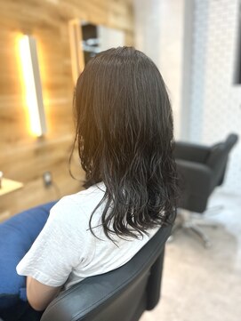 アグ ヘアー ミロ 本厚木店(Agu hair milo) コテ巻き風パーマ〇本厚木