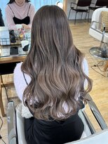 ネオリーブ チロル 横浜西口店(Neolive CiroL.)&nbsp;カカオブラウン　艶髪　ハイトーン　ケアブリーチ1回