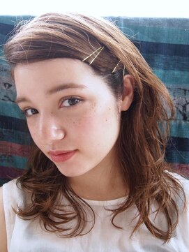 コス(kos) 【nanuk＊ueki】サイドパート＊ゴールドピン＊プラチナカラー