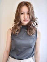 ヘアーリゾートテラス(hair resort terrasse)&nbsp;大人かわいい抜け感ベージュカラーセンターパートふわミディ長尾