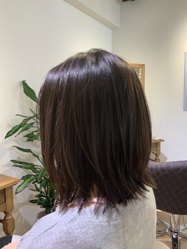 ユーネリー(U-NERY) 乾かすだけで外ハネスタイル