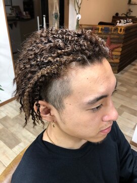 ティエル(Tielu) スパイラルドレッドパーマ