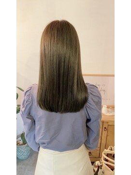 キキ(kiki) 透明感抜群オリーブグレージュ＊
