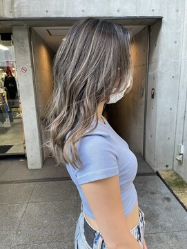 メリー(merry craftsman's factory) 外国人風バレイヤージュ、ハイライトカラーアッシュグレージュ