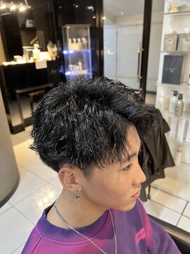 アイズ 海老名(AIZU) ツイストスパイラルパーマ　短髪アップバングピンパーマ波巻き