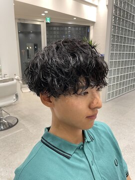 イリ(iLi) 【iLi ×HIRAI】メンズパーマ《立川美容室》