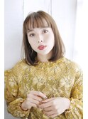 重めショートバングのワンカールボブ