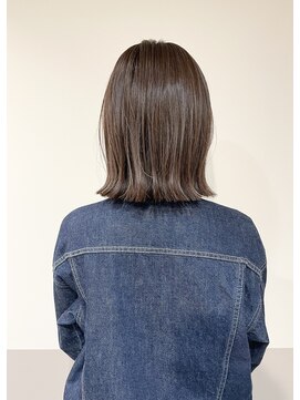 エレノア 新宿西口店(Eleanor) 外ハネボブ/アッシュベージュ