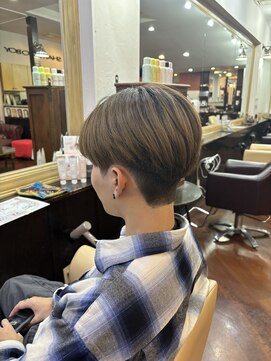 シャンプーボーイアネックス(SHAMPOO BOY Annex) センターパート　ブランドカラー　佐世保