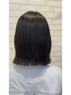 ビス ヘア アンド ビューティー 西新井店(Vis Hair＆Beauty) 20代10代外ハネ切りっぱなしボブストレート