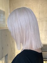 ヲタク(wotaku.)&nbsp;ホワイトカラーハイトーンブリーチケアブリーチ切りっぱなしボブ