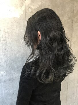 オースト ヘアー ステラ 新宿店(Aust hair Stella) 暗髪、ダークグレー ブルーブラック ニュアンスカラー 新宿