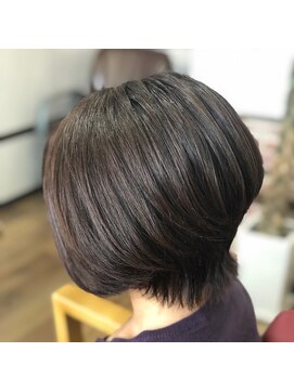 ヘアメイク ベル(hair make Belle) ブルーラベージュ×前下がりショートボブ