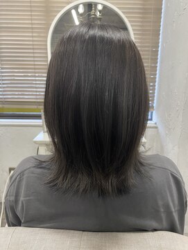 ベレッタ ネヤガワ(veretta. neyagawa) スタイリング簡単。外ハネレイヤー/透明感カラー/グレージュ