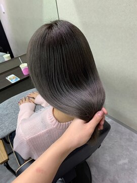 ネウィ 秋田(newi) 透明感アッシュグレー