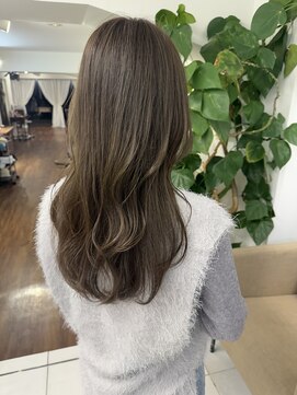 インビテーション(invitation) オリーブベージュ 赤み消しカラー ブリーチなし人気ヘア