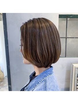 ルッソ チアロ(Lusso chiaro) ハイライト/ショートボブ/30代40代50代