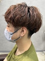 リット×ベリエ(Lit.×belier)&nbsp;スパイラルパーマメンズマッシュセンターパート波巻きパーマ30代