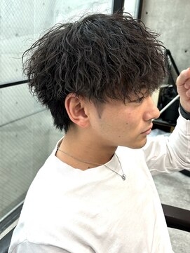 イーラ(era) ツイストスパイラル/メンズ/パーマ/眉毛/メンズカット