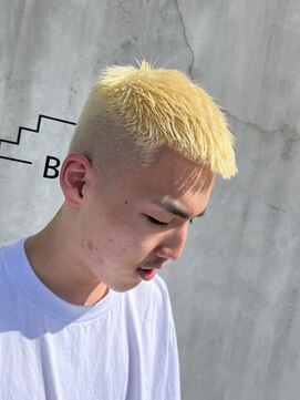 ユーゼンイーストサイドテラスホットヘアー(YUZEN EAST SIDE TERRACE HOT HAIR) ハイトーンクロップスタイル