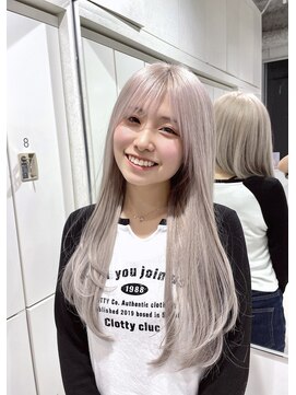 ユーフォリア 渋谷グランデ(Euphoria SHIBUYA GRANDE) レイヤーカット ホワイトシルバー ハイトーン