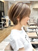 みね丸みショートボブ30代40代小顔新宿ハイライトカラー面長