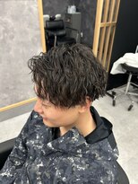 段 チリチリしすぎないツイストパーマ