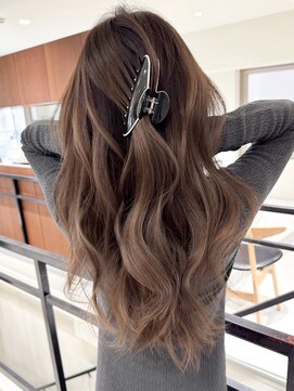 ミルクベージュ