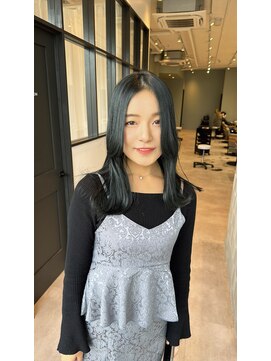 アヴェリー(avely) オリーブカラー/レイヤーカット/髪質改善/酸熱トリートメント