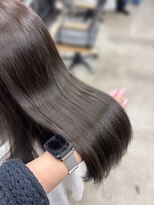 アリュウル 表参道(ALLURE)&nbsp;オリーブグレージュ／グレージュ／艶カラー　佐藤