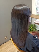 全メニューに髪質改善の美髪ケアつき。ダメージ予防と残留薬剤除去の徹底で髪を守ります