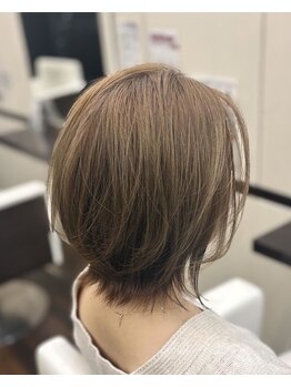 ヘアーサロン アドア(Hair Salon adoa)の写真/厳選された高品質の薬剤&高い技術力でダメージを受けた髪も美しい髪に…♪プライベート商品もご用意◎