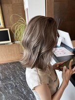ビースターティス(Be Statice) グレージュ ハイライトカラー