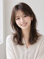 リリアーナ(LILIANA)&nbsp;池袋 オリーブブラウン バタフライカット シースルーバング コタ