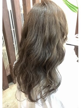 キー(key) 艶ベージュ