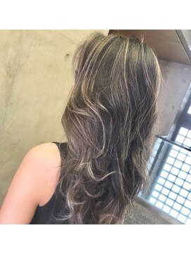 キー(key) W3Dカラーグレージュ