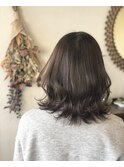 ふんわり外ハネスタイル